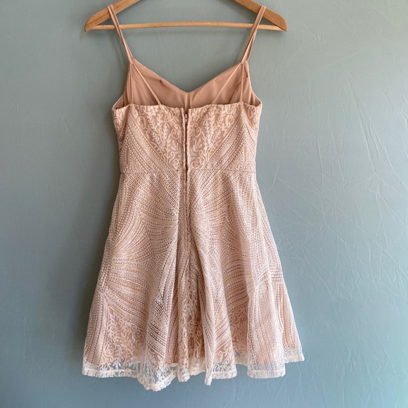 Brocade and geometric pattern mini dress - Picture 2 of 7